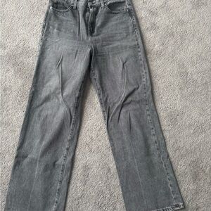 Uniqlo Women's Straight Leg Jeans in Gray